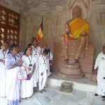 Jain Tempel mit Pilgern aus Sri Lanka